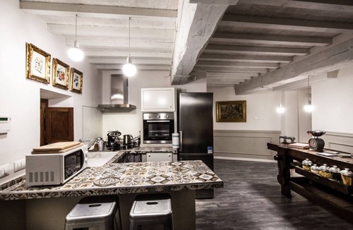 Colle di Compito Apartment | GuestHost - Large and cozy apartment of 176 square meters, which can comfortably accommodate up to 9 people, organized on two levels (ground floor and first floor). The property is located in Colle di Compito, a small medieval village, as well as a quiet