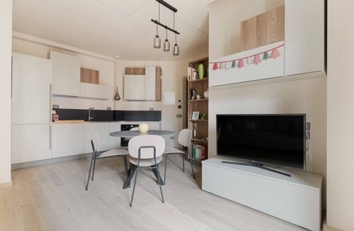 Bullona Apartment | GuestHost - Modern and cozy 45 sqm apartment, ideal for 2 guests, located on the 2nd floor of a building with an elevator (NOT suitable for disabled guests) in the Bullona area.The property is set in a strategic location, just a few minutes’ walk from