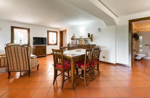 Farra di Soligo Apartment | Hiker & Biker House - Private Parking & Garden