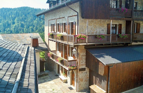 Sauris di Sopra Apartment | Historic dwelling with terrace in Sauris