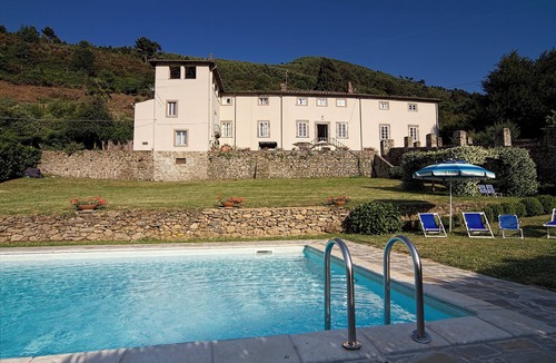 Vorno Villa | Historic panoramic villa near Lucca for 12 people
