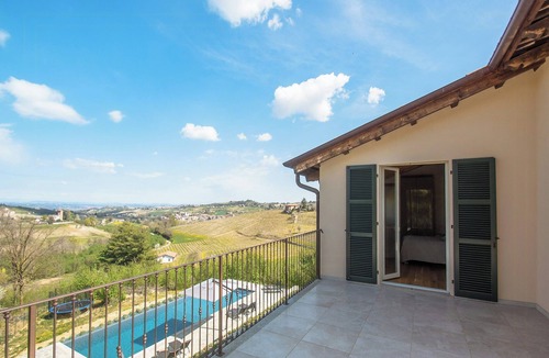 Costigliole d'Asti House | Historic villa in Piedmont's wine country