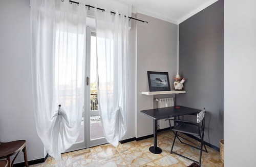 Albenga Apartment | Holiday Apartment "Casa Rose di Mare" with Sea View and Balcony
