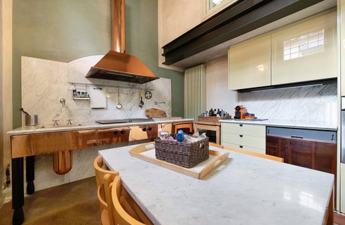 Iseo Apartment | Holiday Apartment "Viasambuco" with Private Terrace & Wi-Fi