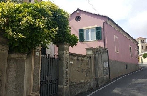 Oneglia Apartment | Holiday flat with water view