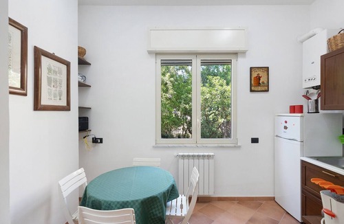 Meta House | Holiday Home 'Appartamento Anna' with Wi-Fi and Air Conditioning