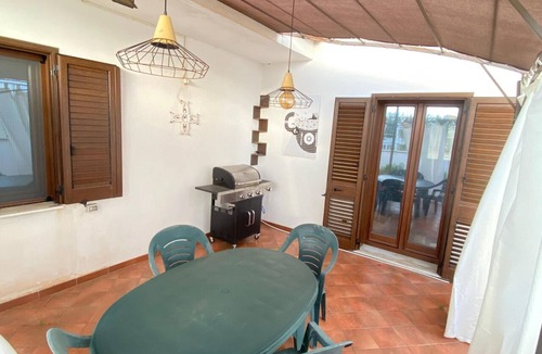 Alezio House | Holiday Home 'Dall'alba Al Tramonto' with Private Terrace, Wi-Fi and Air Conditioning