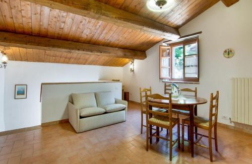 Parchiule House | Holiday Home in Città di Castello with Pool