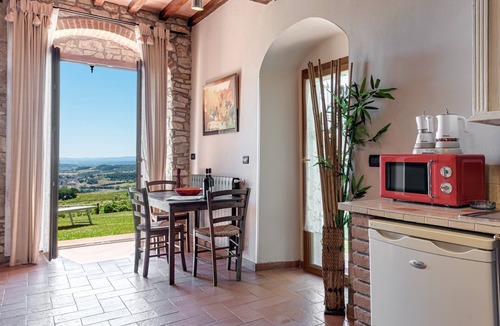 Rignano sull'Arno House | Holiday Home 'Villa Silvia' with Private Pool, Wi-Fi and Air Conditioning