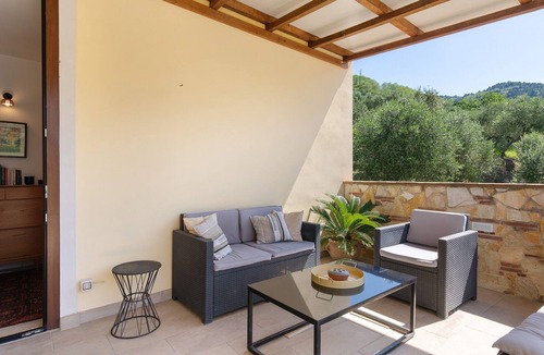 Quiesa House | Holiday Home 'La Dolce Vita' with Lake View, Wi-Fi and Air Conditioning