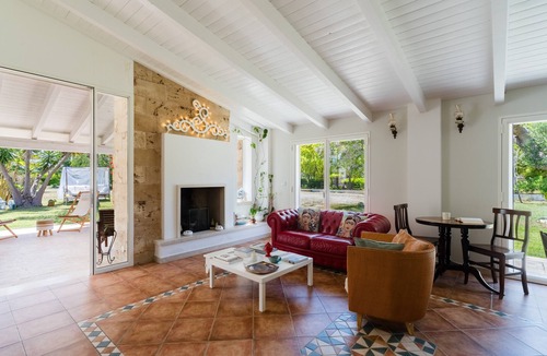 Matino House | Holiday Home 'Tenuta Lu Mimmu' with Private Terrace, Wi-Fi and Air Conditioning