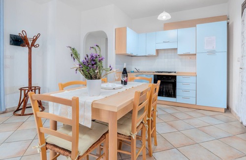 San Teodoro City Centre House | Holiday Home 'Villetta Bifamiliare 3' with Wi-Fi, A/C, Terrace & Garden