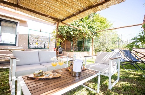 Dragonea House | Holiday Home 'Villino Rosaria Sea View' with Sea View, Wi-Fi and Air Conditioning