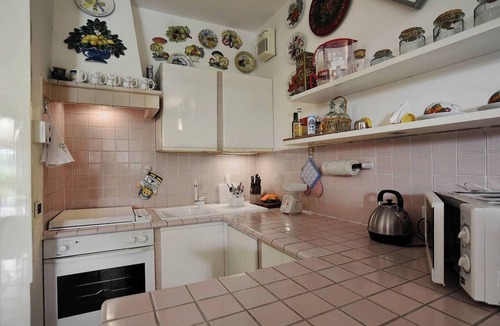 Pacengo Apartment | Homerez - Apartment in Pacengo, garden view
