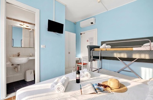 Laigueglia Hotel | Hotel Del Golfo 68, Laigueglia, Italy