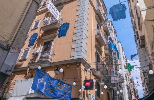 Quartieri Spagnoli Hotel | Hotel Il Convento