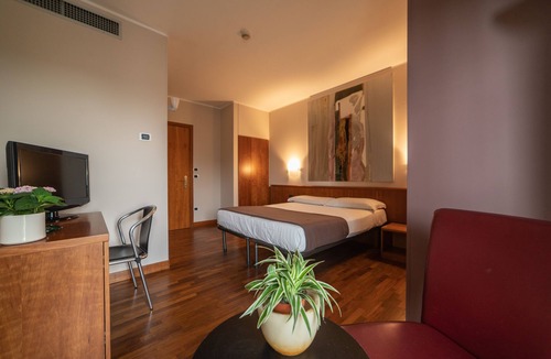 Sandrigo Hotel | HOTEL QUERINI - Essential Business Hotel, Sandrigo