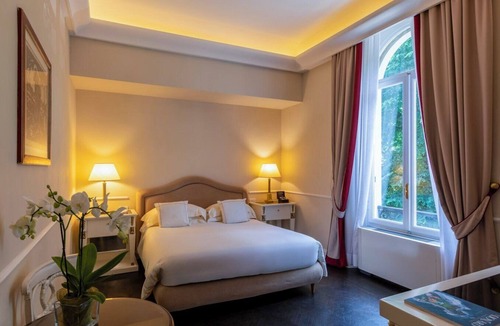 Sant' Ambrogio Hotel | Hotel Regency