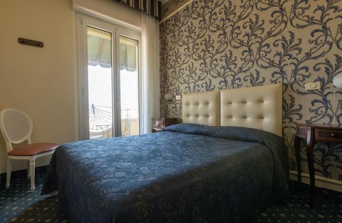 San Giuliano a Mare Hotel | Hotel River fronte mare con piscina