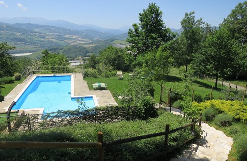 Carpineti Villa | HOUSE WITH LARGE GARDEN AND PRIVATE POOL