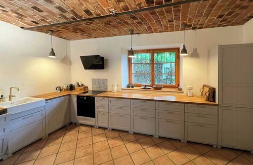 Montabone House | House with sweeping vineyard views in Piedmont
