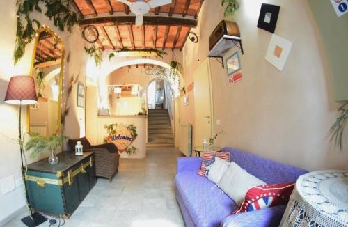 San Giuliano Terme House | - Il Casale Toscano Guesthouse - 1900 mt from Pisa Tower - NO AIR CONDITIONING BUT FAN IN THE ROOM- No fridge - No breakfast - Free parking - CHECK IN FROM 3 PM -