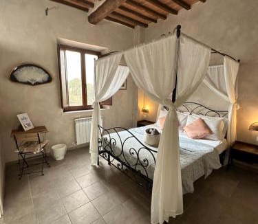San Giuliano Terme House | - Il Casale Toscano Guesthouse - 1900 mt from Pisa Tower - NO AIR CONDITIONING BUT FAN IN THE ROOM- No fridge - No breakfast - Free parking - CHECK IN FROM 3 PM -