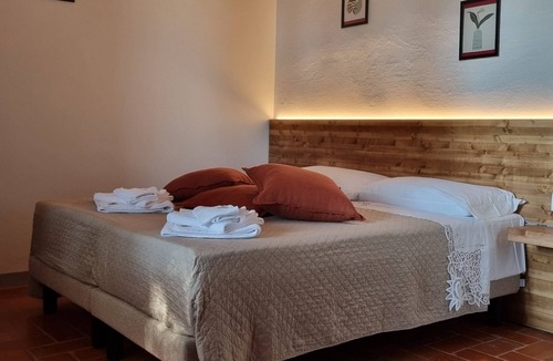 Casola Valsenio Other | Il Casinello: Dwelling among the Olive Trees and the Chalk Vein | 11 Places