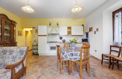 Borgo San Lorenzo Apartment | Il Girasole Apartment: Accessible Comfort and Relaxation in a Private Garden