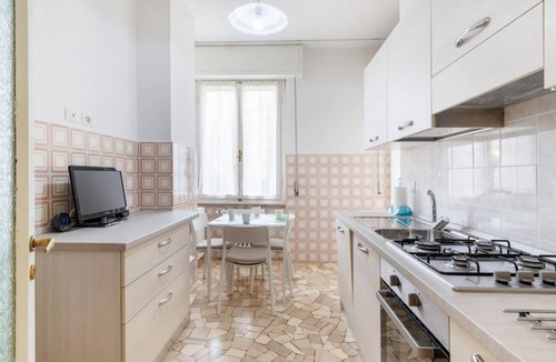 Novoli - San Donato Apartment | Il Salotto Blu - Appartamento con Parcheggio