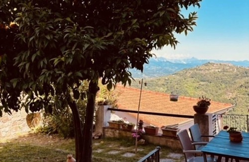 Valeriano Lunense Apartment | In the typical Ligurian village beautiful apartment with sea view