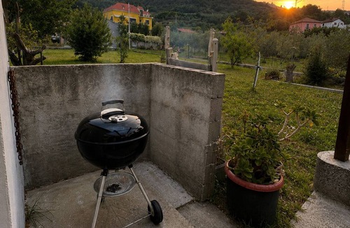 Vado Ligure Apartment | INDEPENDENT APARTMENT WITH PRIVATE GARDEN AND PERGOLA - DOG FRIENDLY