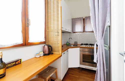 Casoretto Apartment | Ingegnoli1 Bright top floor apartment by Hospity