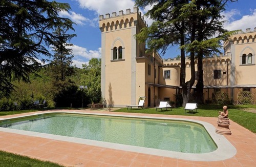 Impruneta Villa | Iris apt in amazing villa,2 bedrooms,3 bathrooms, private terrace, garden, pool