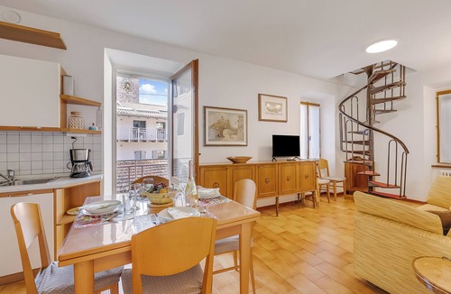 Torbole sul Garda Apartment | Kirribilli House - Central Nago Torbole with Mountain View, Nago-Torbole, Italy