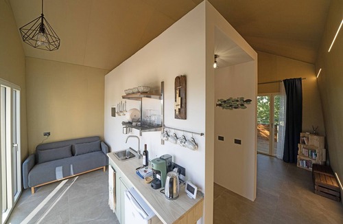 Cellarengo House | La Barca nel Bosco di Cascina Papa Mora