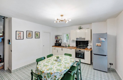 Naples Apartment | La Casa Del Bosco – Two-Story Home in Naples with Garden and Balcony