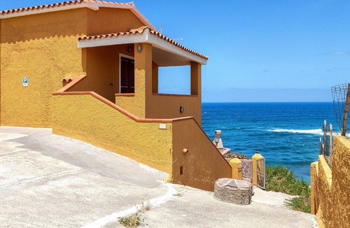 La Ciaccia Apartment | La Casa Di Giò – Beachfront Apartment with Sea View Terrace and Wi-Fi