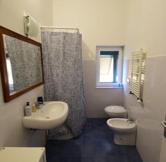 Lagaccio Apartment | La Casa sulla Mattonata accogliente appartamento su una tipica creuza genovese con splendida vista e a pochi passi dalla Stazione Principe