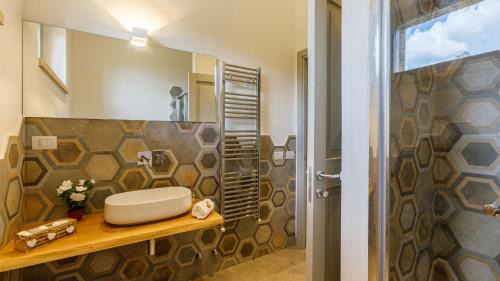 Siena Villa | LA FONTE DI SANTA REGINA 8, Emma Villas