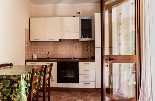 Marina Lido Apartment | La Palella, secluded two-room apartment with patio near the beaches