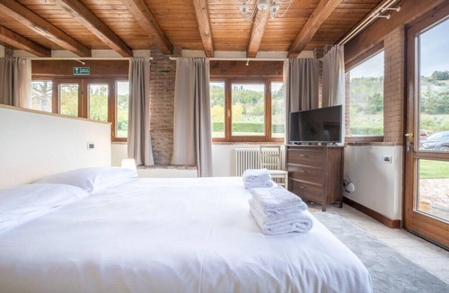 Sasso Marconi Apartment | La Quercia Entire Villa