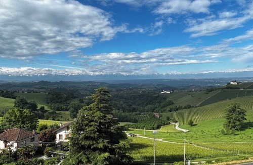 Monforte d'Alba Apartment | Langhe Panorama House
