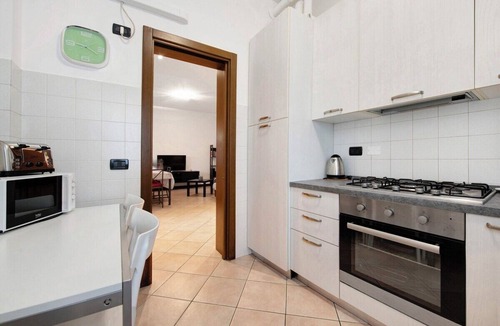 Colombare Apartment | Large three-room apartment up to 6 beds in Sirmione, pets allowed.