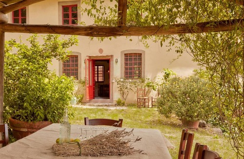 Villabuona Apartment | Lepricine Apartment 'Country House for 4 on the Lucca Hills' with Private Garden