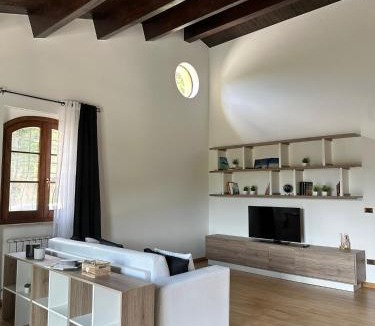 Sant'Angelo in Lizzola House | Living la Dolce Vita with pool