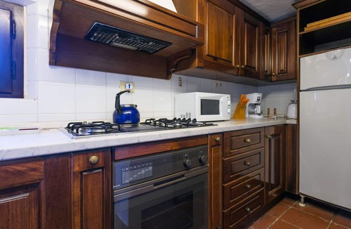 Colle di Val d'Elsa House | Lovely apartment in villa for 4 guests with WIFI, pool, TV and terrace