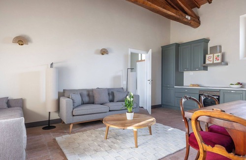 San Pietro in Bossolo Villa | Lovely apartment in villa for 6 people with pool, WIFI and TV, close to Greve In Chianti