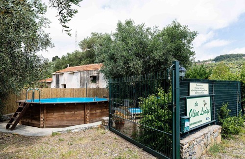Civezza Apartment | Lovely apartment for 10 people with WIFI, A/C, pool, patio and pets allowed