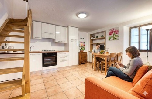 Macugnaga Apartment | Lovely apartment for 2 people with TV, balcony, pets allowed and panoramic view